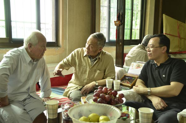 施建强董事长慰劳公司老带领